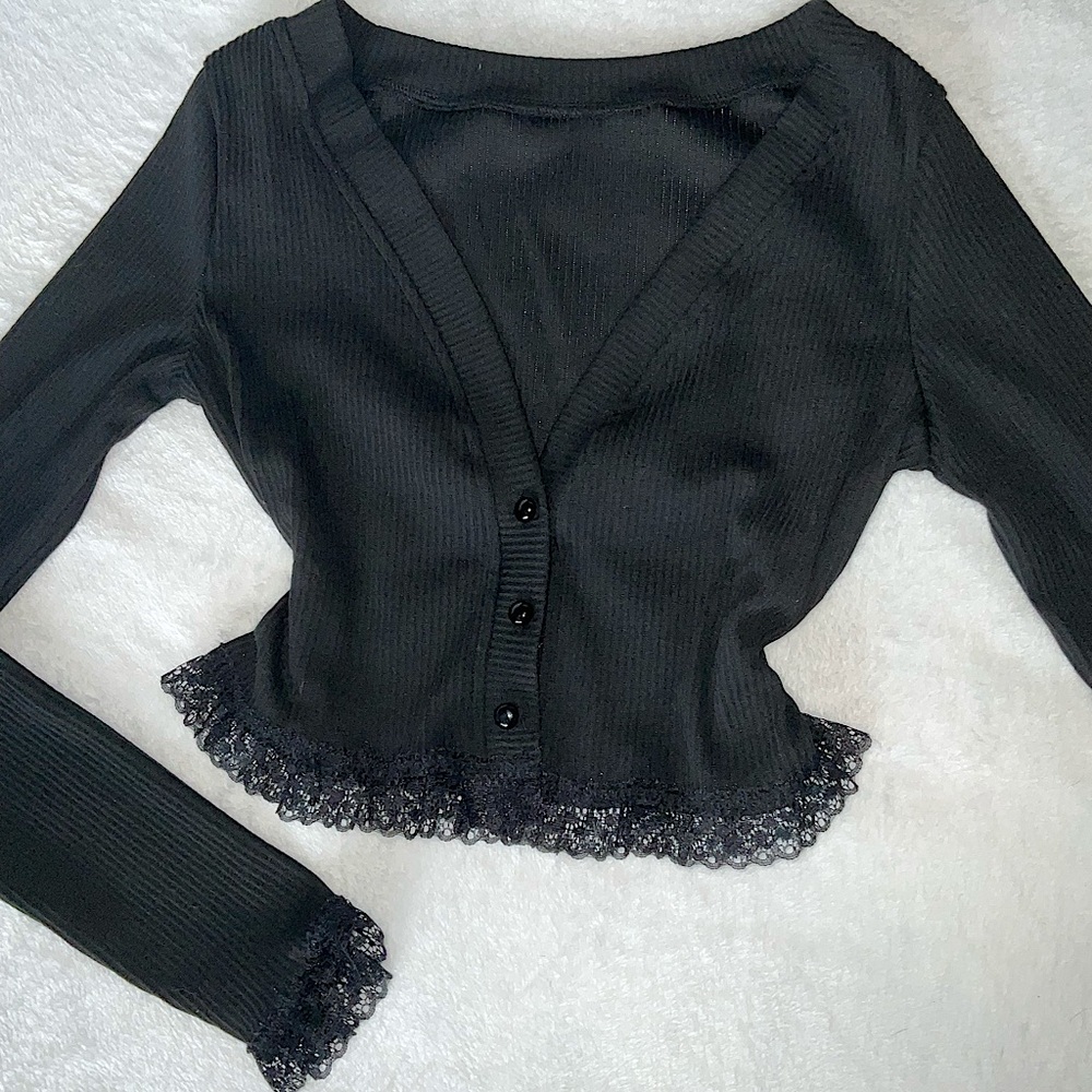 Lace buttoned down cropped shirt